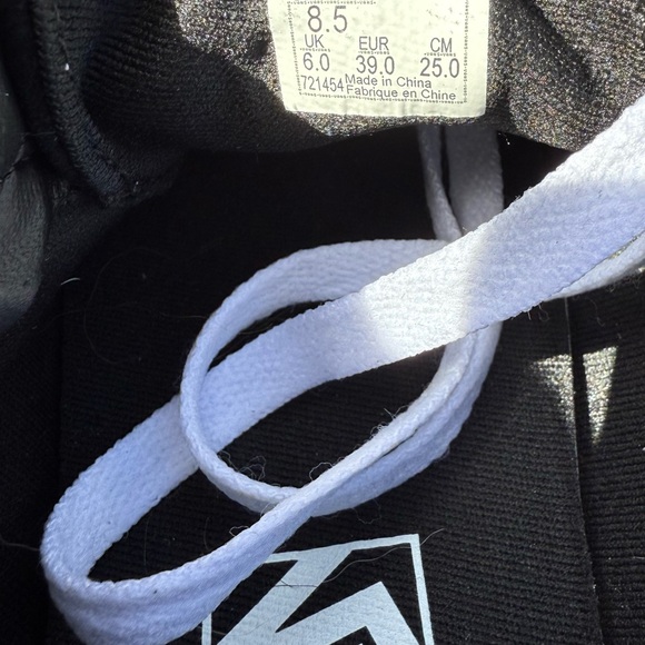 Brand New Classic Vans - Picture 4 of 4